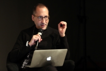 Christ Salter at "Middle Session: The Alien Middle", transmediale 2017