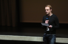 Florian Wüst introducing the screening "redux/time/OUT OF JOINT" at transmediale 2017.