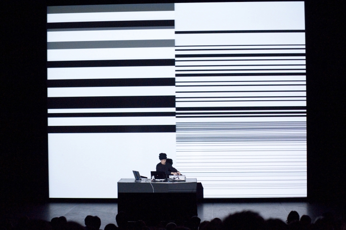 Picture of "Test Pattern", performance by Ryoi Ikeda