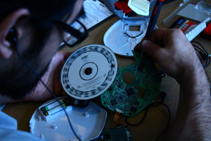 Impression of the workshop "E-Waste", transmediale 2013 BWPWAP.